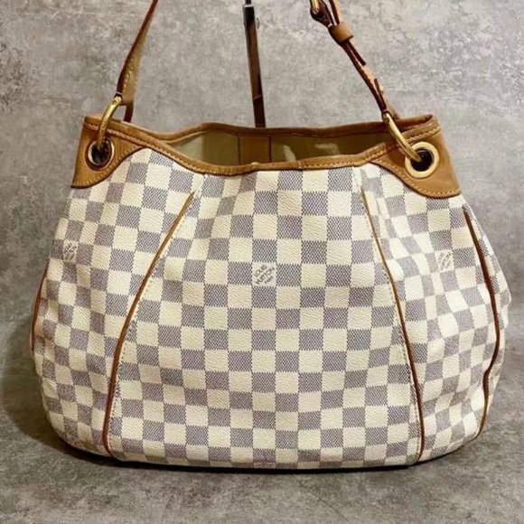 Louis Vuitton
Galliera Handbag Damier PM - Picture 2 of 10